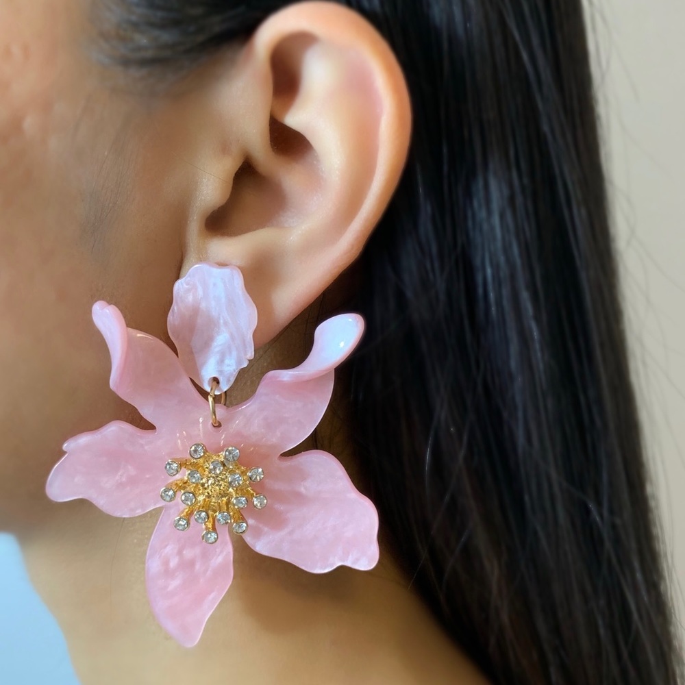 Pink acrylic flower fashion drop earrings